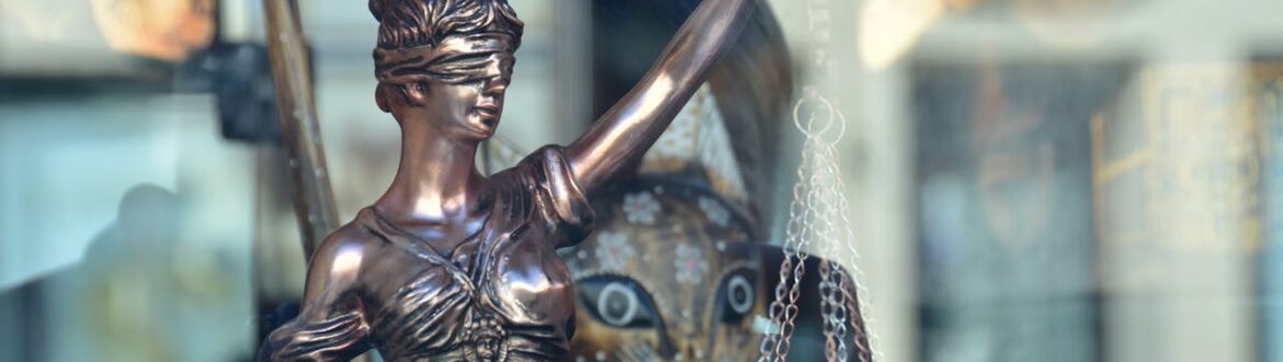 różnica między testamentem notarialnym a własnoręcznym